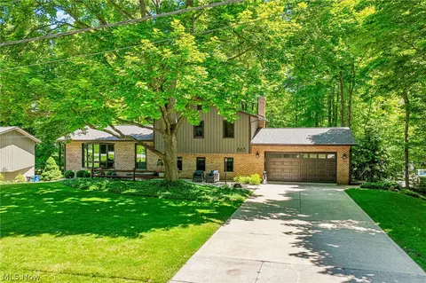 Exterior - 865 Old Spring Rd, Copley, OH 44321 photo 2 of 14