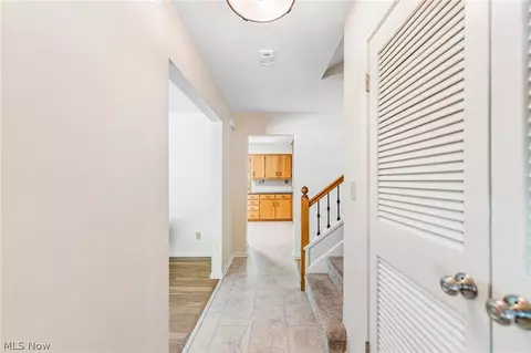 Entry Way - 865 Old Spring Rd, Copley, OH 44321 photo 1 of 1