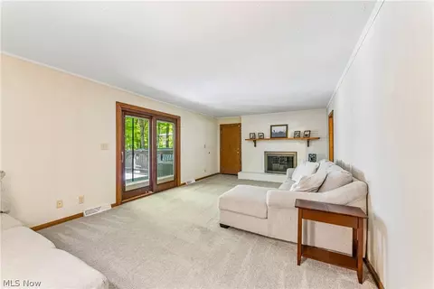Living - 865 Old Spring Rd, Copley, OH 44321 photo 4 of 6