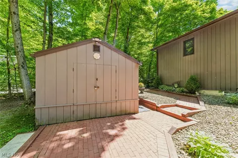 Exterior - 865 Old Spring Rd, Copley, OH 44321 photo 9 of 14