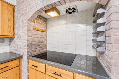 Kitchen - 865 Old Spring Rd, Copley, OH 44321 photo 3 of 4