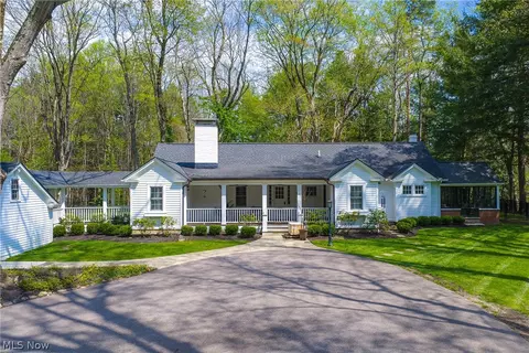 7430 Foxboro Rd, Gates Mills, OH 44040