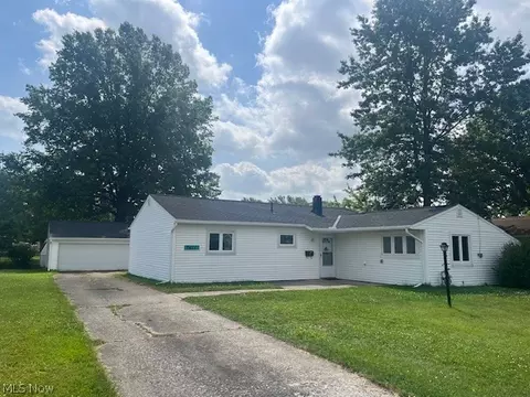 7411 Denny Dr, North Ridgeville, OH 44039
