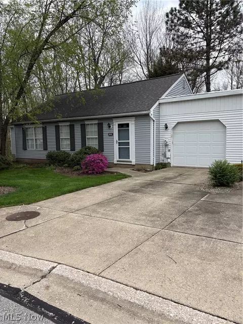 3352 Brookside Ln, Cuyahoga Falls, OH 44223