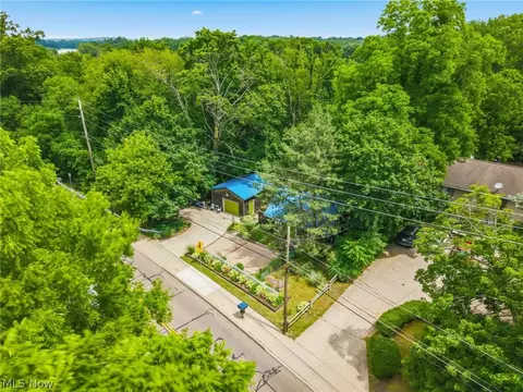 619 Portage Lakes Dr, Akron, OH 44319