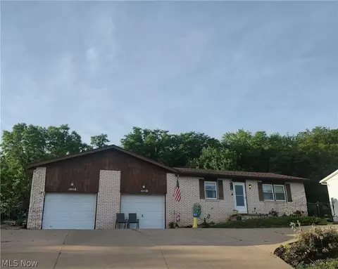 1055 Kerns Dr NE, Bolivar, OH 44612