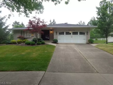 2791 Fleger Dr, Parma, OH 44134