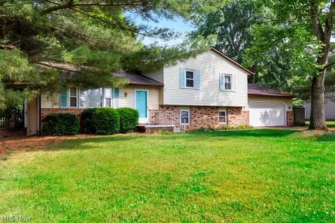 16741 Indian Hollow Rd, Grafton, OH 44044