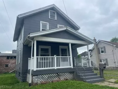 838 10th St NE, Massillon, OH 44646