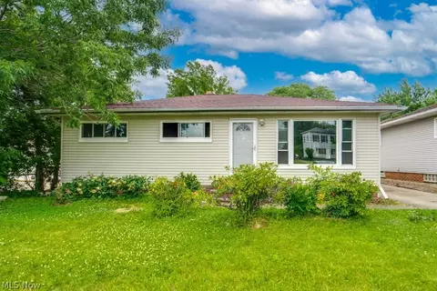 5833 Stumph Rd, Parma Heights, OH 44130
