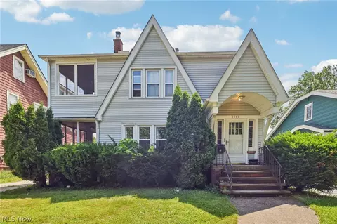 3953 W 160th St, Cleveland, OH 44111
