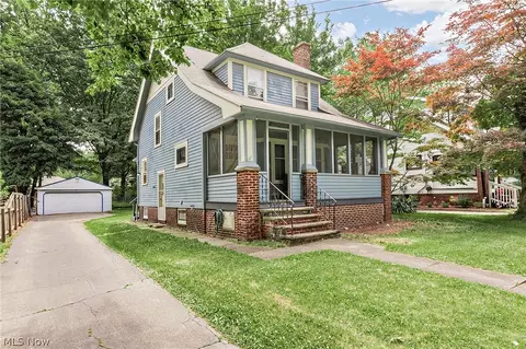 779 Woodview Rd, Cleveland Heights, OH 44121