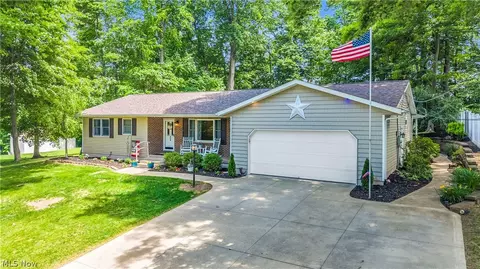 408 River Rd, Canal Fulton, OH 44614