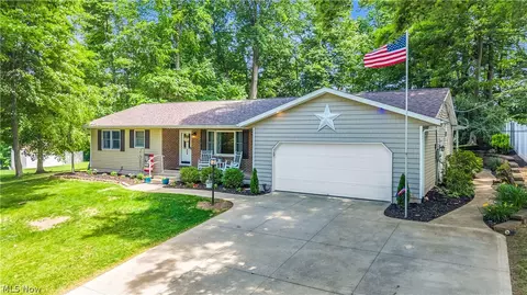 408 River Rd, Canal Fulton, OH 44614