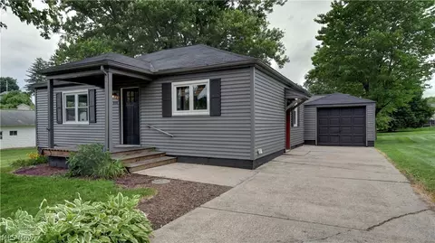 230 5th St SW, Sugarcreek, OH 44681
