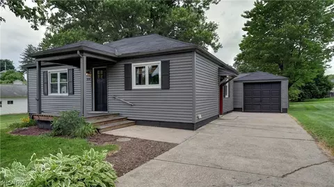 230 5th St SW, Sugarcreek, OH 44681