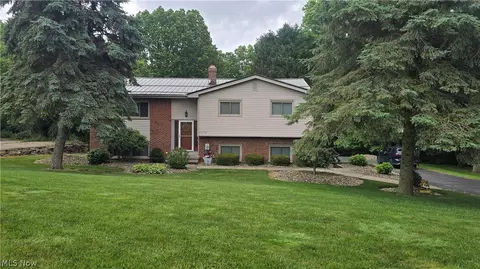 11836 Kenyon Dr, Hiram, OH 44234