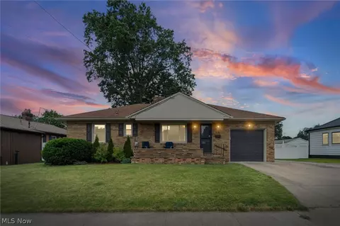 302 Homewood Ave, Akron, OH 44312