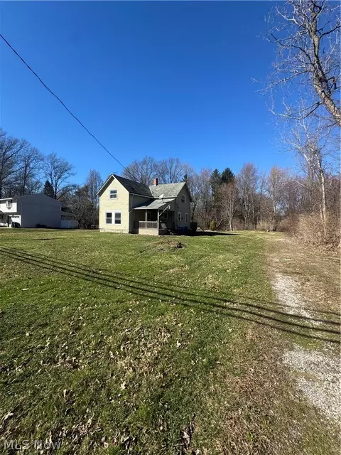 26958 Schady Rd, Olmsted Twp, OH 44138