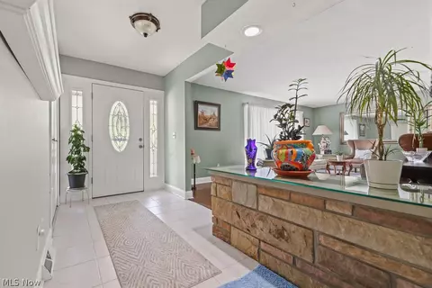Entry Way - 7159 Rustic Oval, Independence, OH 44131 photo 4 of 5