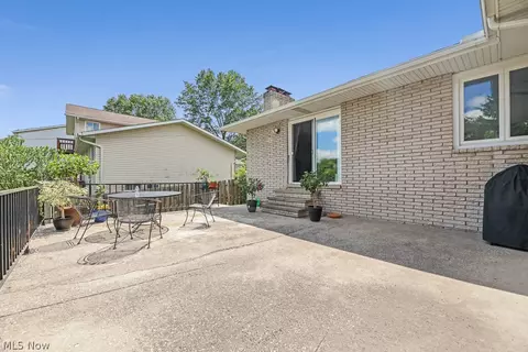 Exterior - 7159 Rustic Oval, Independence, OH 44131 photo 4 of 7
