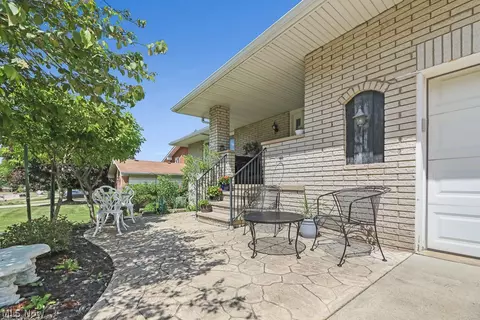 Exterior - 7159 Rustic Oval, Independence, OH 44131 photo 2 of 7
