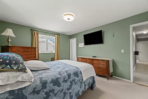 Bedroom - 7159 Rustic Oval, Independence, OH 44131 photo 7 of 7