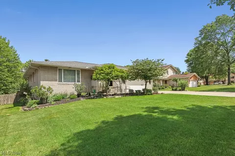 Exterior - 7159 Rustic Oval, Independence, OH 44131 photo 7 of 7