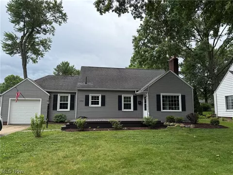 1042 Kingsway St, Alliance, OH 44601