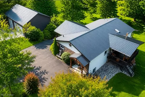 229 Green Valley Dr, Howard, OH 43028