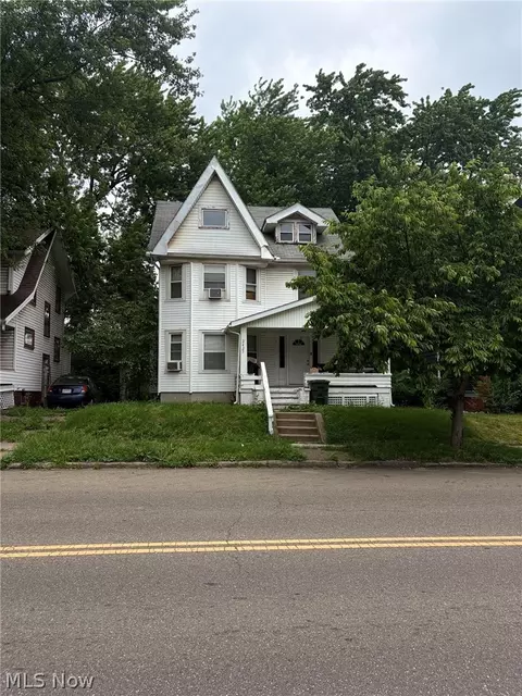 2423 9th St SW, Canton, OH 44710