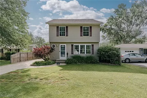 34112 Lake Shore Blvd, Lakeline, OH 44095