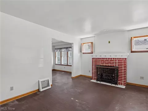 1177 Linden Ave, Akron, OH 44310 photo 3