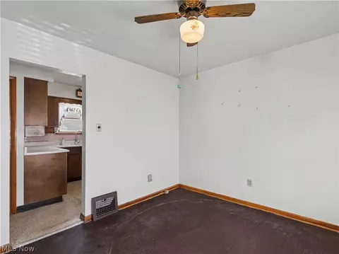 1177 Linden Ave, Akron, OH 44310 photo 5