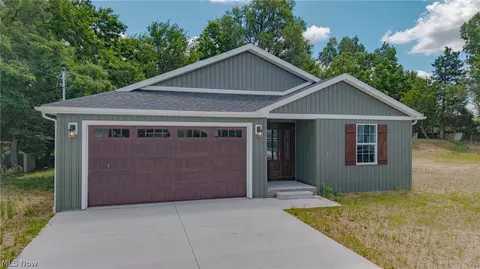 3010 9th Ave, Vienna, WV 26105