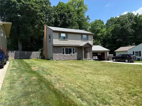 3330 Kingston Ln, Youngstown, OH 44511