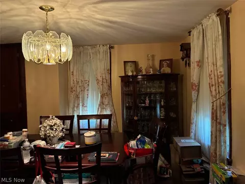 1440 Rockefeller Rd, Wickliffe, OH 44092 photo 5