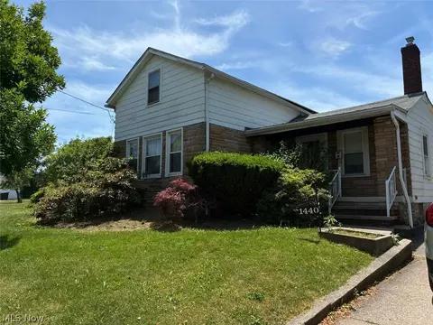 1440 Rockefeller Rd, Wickliffe, OH 44092