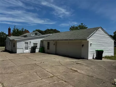 1440 Rockefeller Rd, Wickliffe, OH 44092 photo 4