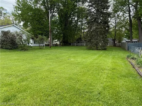7842 Munson Rd, Mentor, OH 44060