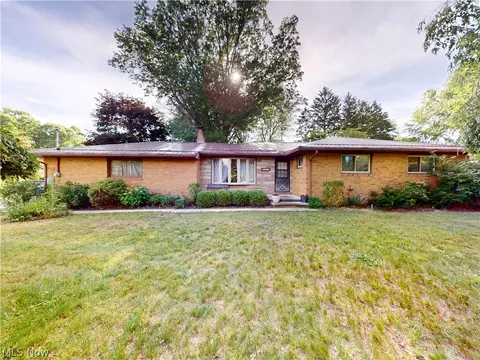 2068 Green Rd, Madison, OH 44057