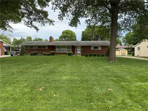 330 Weber Ave NE, North Canton, OH 44720