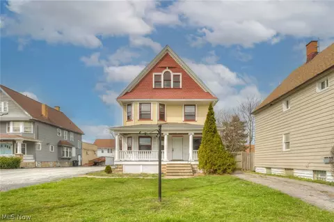 4432 Pearl Rd, Cleveland, OH 44109