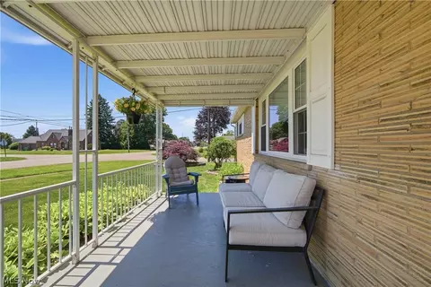 4573 Aurora St NW, Canton, OH 44708 photo 3