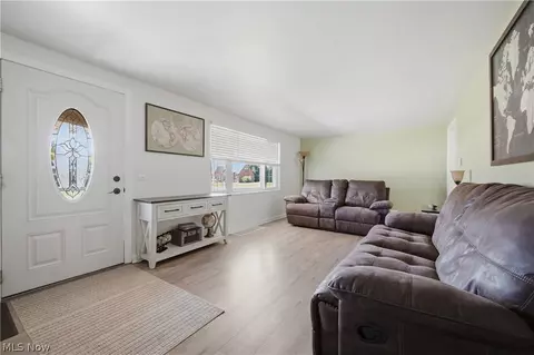4573 Aurora St NW, Canton, OH 44708 photo 4