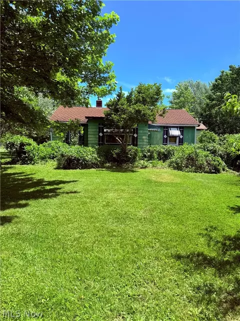 6029 Clay St, Madison, OH 44057
