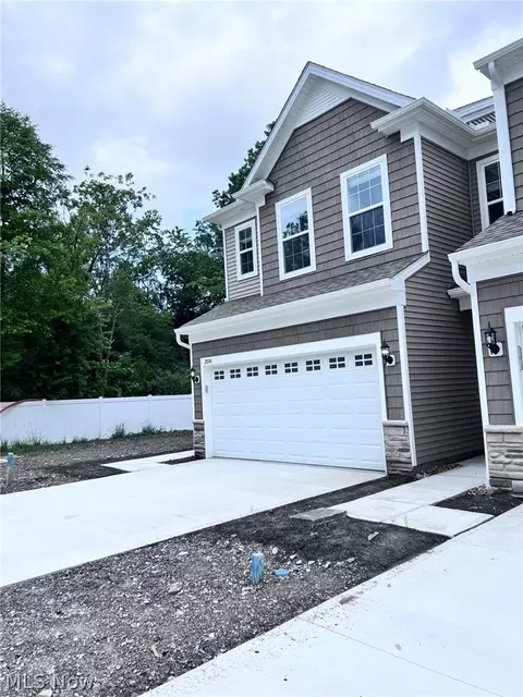28194 Zinfandel, Westlake, OH 44145