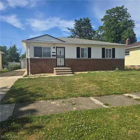 16811 Priebe Ave, Cleveland, OH 44128