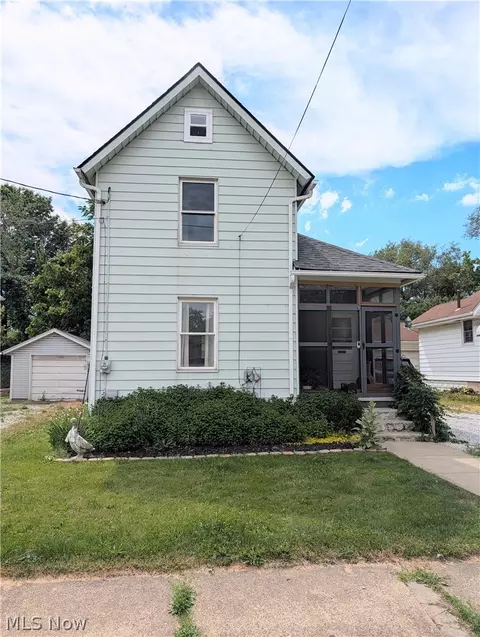 1633 Holland Ct SW, Canton, OH 44706