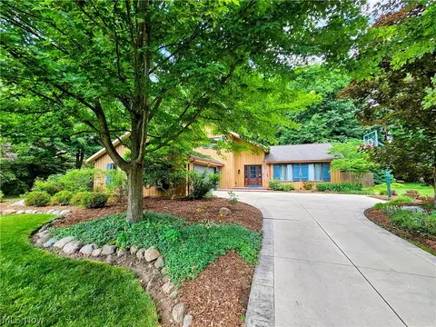 30020 Sequoia Trl, Westlake, OH 44145